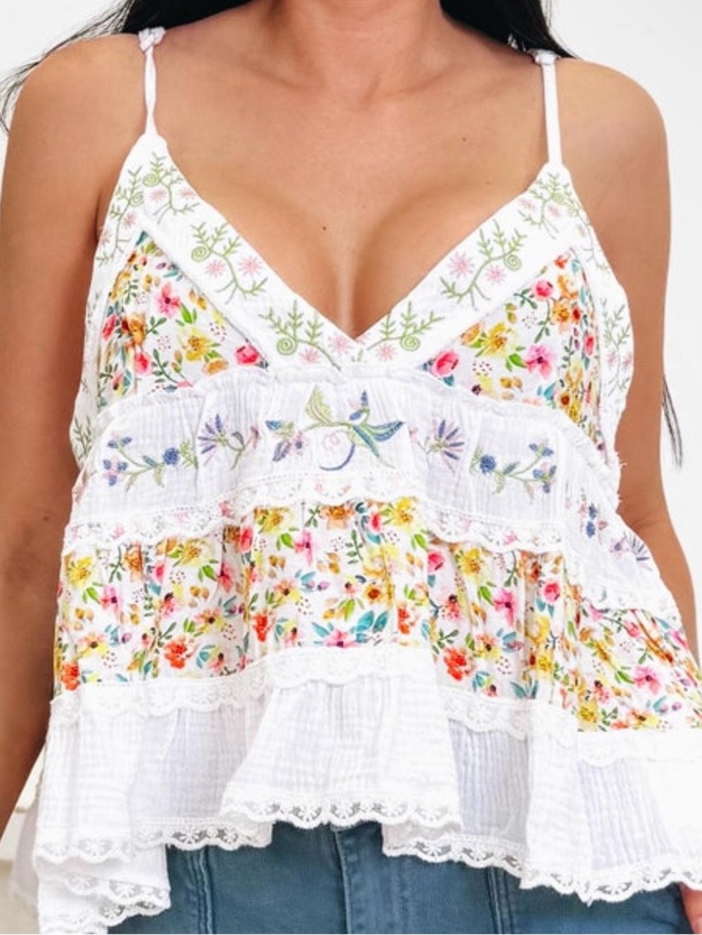 NWOT POL Boho White Floral Embroidered V-Neck Cami Top IN SIZE MEDIUM